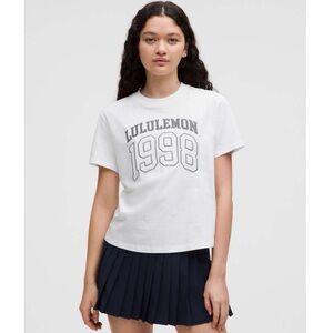 Lululemon Relaxed-Fit Cotton Jersey T-
Shirt *Graphic
White Medium